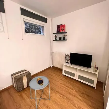 Appartement Tour Eiffel - Porte Dauphine - 2 Pers / Rdc